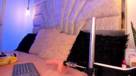 francheska121 online show from October 2025 09:01:01 PM