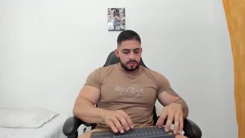 Snapshot of frank_foxx1 chatting on October 2025 03:48:01 AM frank_foxx1 online show from October 2025 03:48:01 AM