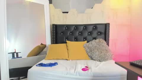 Fransheska online show from December 2024 06:33:01 PM