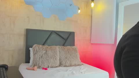 Fransheska online show from December 2024 06:38:01 PM