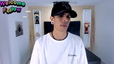 Franvill trato online show from October 2025 07:46:02 PM