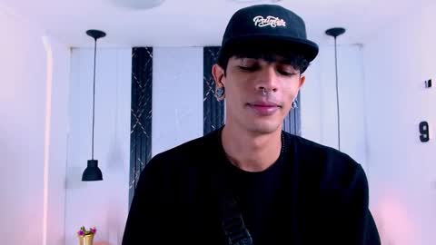 Franvill trato online show from November 2025 07:13:01 PM