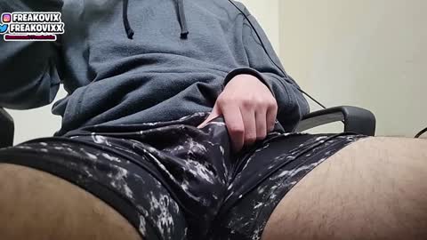 FreakoVix      online show from January 2025 08:04:01 PM