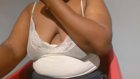 Snapshot of freaky_slut5 chatting on November 2025 04:12:02 AM freaky slut5 online show from November 2025 04:12:02 AM