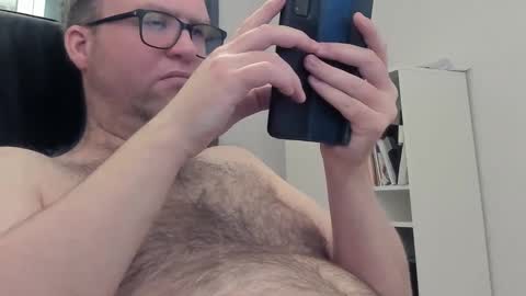 Snapshot of fredrik386959 chatting on January 2025 04:04:01 PM Fredrik online show from January 2025 04:04:01 PM