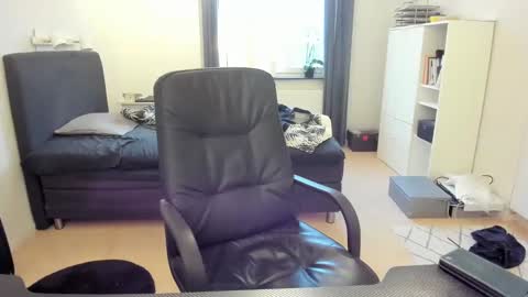 Snapshot of fredrik386959 chatting on January 2025 12:37:01 PM Fredrik online show from January 2025 12:37:01 PM