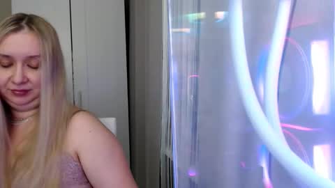 Snapshot of frelina chatting on October 2025 05:57:01 PM frelina online show from October 2025 05:57:01 PM