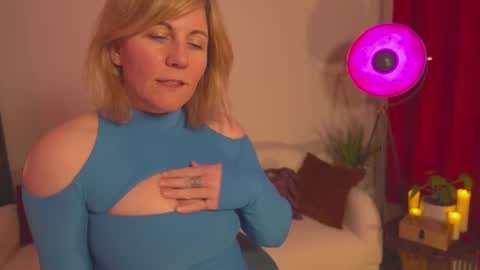 Louise or Lou 3 online show from March 2025 07:17:01 PM