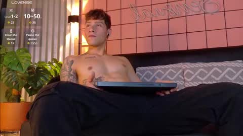 Xavier online show from October 2025 01:04:02 AM