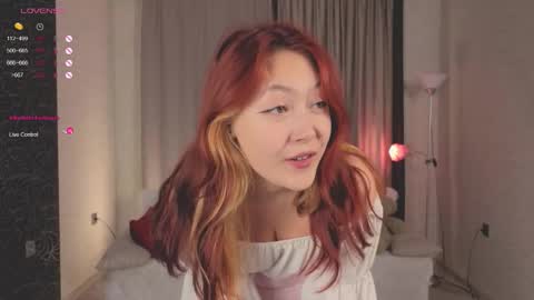 frencheseyes online show from September 2025 01:33:01 PM