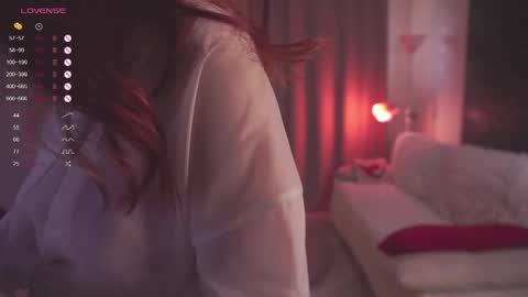 frencheseyes online show from September 2025 12:40:01 PM