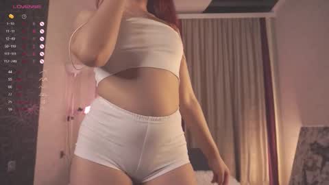 frencheseyes online show from September 2025 02:53:01 PM