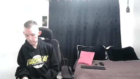 Snapshot of frenchroulette chatting on December 2024 12:04:01 PM Thomas y Sophia online show from December 2024 12:04:01 PM