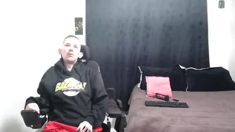 Snapshot of frenchroulette chatting on January 2025 12:33:01 PM Thomas y Sophia online show from January 2025 12:33:01 PM
