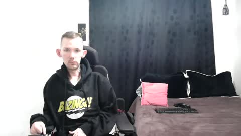 Snapshot of frenchroulette chatting on January 2025 12:16:02 PM Thomas y Sophia online show from January 2025 12:16:02 PM