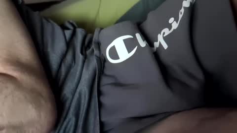 Snapshot of frenchymontreal chatting on November 2025 08:44:01 PM frenchymontreal online show from November 2025 08:44:01 PM