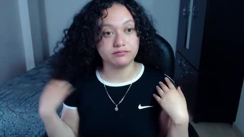 Snapshot of freud_x_louise1 chatting on December 2024 05:38:01 AM Louise  online show from December 2024 05:38:01 AM