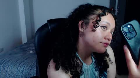 Snapshot of freud_x_louise1 chatting on December 2024 05:20:01 AM Louise  online show from December 2024 05:20:01 AM