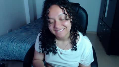 Snapshot of freud_x_louise1 chatting on December 2024 09:16:02 AM Louise  online show from December 2024 09:16:02 AM