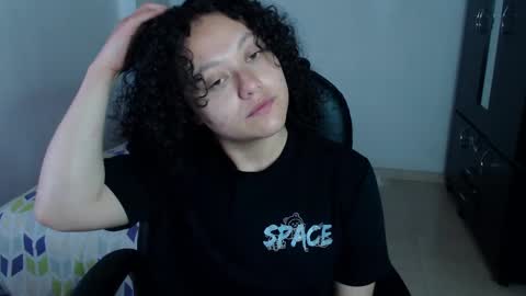 Snapshot of freud_x_louise1 chatting on January 2025 06:27:01 AM Louise  online show from January 2025 06:27:01 AM