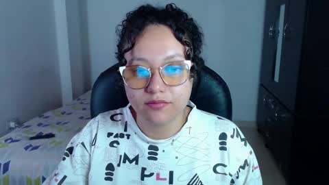 Snapshot of freud_x_louise1 chatting on January 2025 10:26:02 AM Louise  online show from January 2025 10:26:02 AM