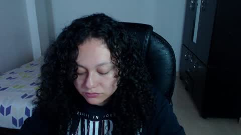 Snapshot of freud_x_louise1 chatting on January 2025 04:36:02 AM Louise  online show from January 2025 04:36:02 AM