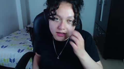 Snapshot of freud_x_louise1 chatting on January 2025 10:06:02 AM Louise  online show from January 2025 10:06:02 AM