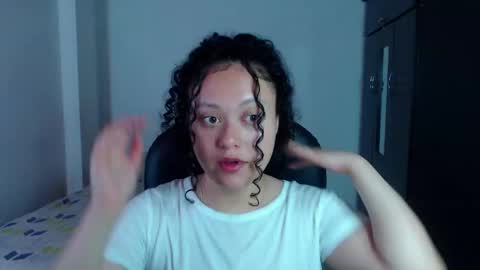 Snapshot of freud_x_louise1 chatting on January 2025 05:15:02 AM Louise  online show from January 2025 05:15:02 AM