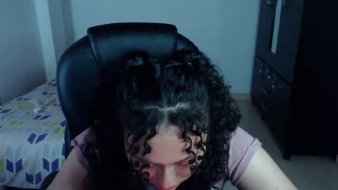 Snapshot of freud_x_louise1 chatting on February 2025 05:15:01 AM Louise  online show from February 2025 05:15:01 AM