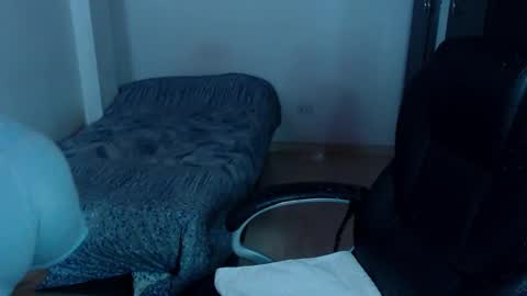 Snapshot of freud_x_louise1 chatting on September 2025 12:10:01 AM Louise  online show from September 2025 12:10:01 AM