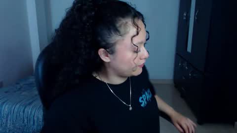 Snapshot of freud_x_louise1 chatting on November 2025 12:05:02 PM Louise online show from November 2025 12:05:02 PM