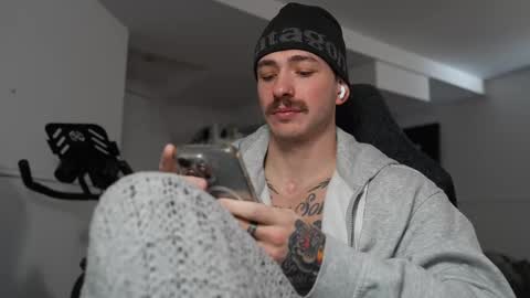 Snapshot of frewfun chatting on March 2025 07:18:01 PM cameron online show from March 2025 07:18:01 PM