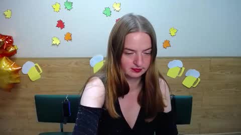 FreyaDak online show from September 2025 05:05:02 PM