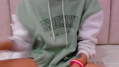 Snapshot of freyamoller chatting on October 2025 05:55:02 PM FREYA online show from October 2025 05:55:02 PM