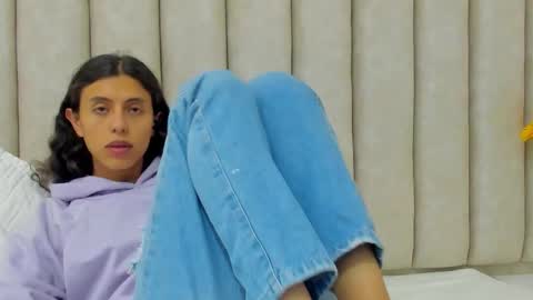 Snapshot of freyamoller chatting on October 2025 07:47:01 PM FREYA online show from October 2025 07:47:01 PM