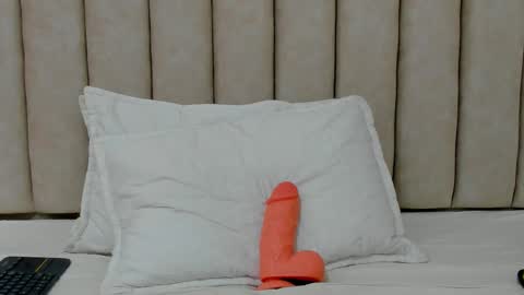 Snapshot of freyamoller chatting on October 2025 07:59:01 PM FREYA online show from October 2025 07:59:01 PM