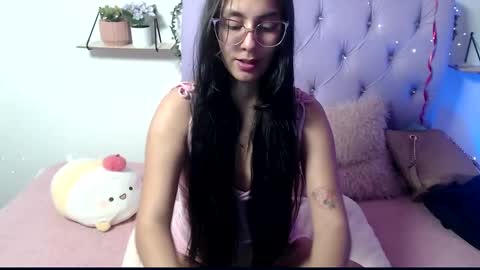 Snapshot of freyja_01 chatting on February 2025 09:28:01 PM Freyja online show from February 2025 09:28:01 PM