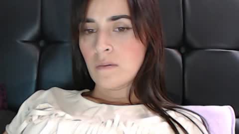 Snapshot of frida__x chatting on December 2024 08:37:02 PM Frida online show from December 2024 08:37:02 PM