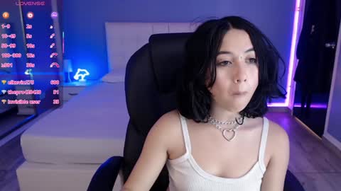 frida_lassi_ online show from January 2025 06:10:01 PM