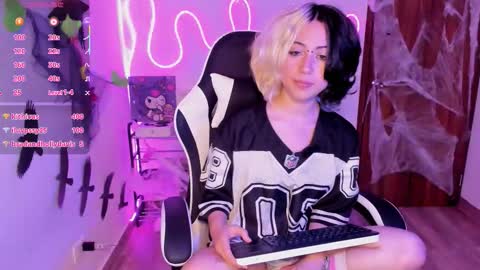 Snapshot of frida_lassi_ chatting on October 2025 12:00:01 AM frida_lassi_ online show from October 2025 12:00:01 AM