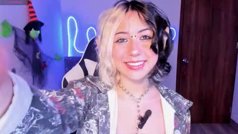 Snapshot of frida_lassi_ chatting on October 2025 12:42:02 PM frida_lassi_ online show from October 2025 12:42:02 PM