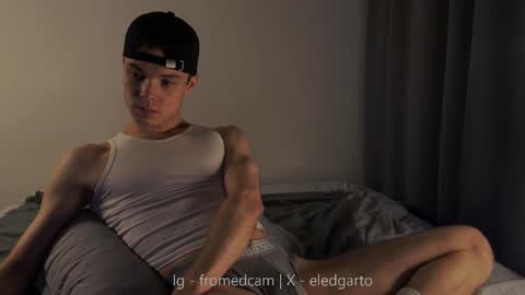 Snapshot of fromedcam chatting on September 2025 08:21:01 PM ED online show from September 2025 08:21:01 PM