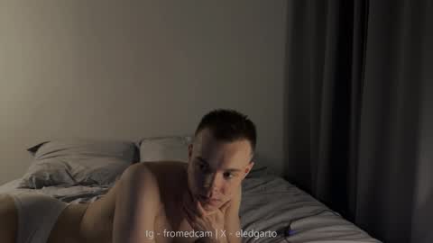 Snapshot of fromedcam chatting on October 2025 09:37:01 PM ED online show from October 2025 09:37:01 PM