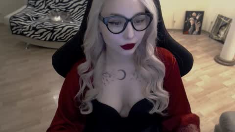 Snapshot of fromsun_forsoul chatting on November 2025 11:42:02 AM Lilith online show from November 2025 11:42:02 AM