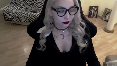 Snapshot of fromsun_forsoul chatting on November 2025 11:27:01 AM Lilith online show from November 2025 11:27:01 AM