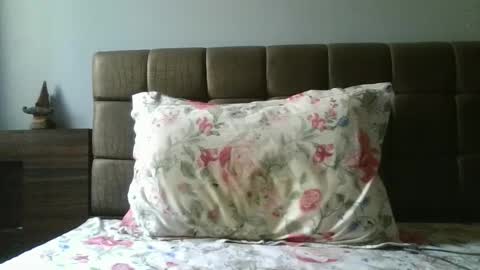 Snapshot of fruti_loops chatting on February 2025 10:33:02 AM fruti loops  Bull online show from February 2025 10:33:02 AM