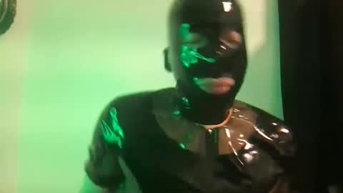 Snapshot of ftmrubbervamp chatting on December 2024 04:21:01 AM FTM Rubber Model online show from December 2024 04:21:01 AM