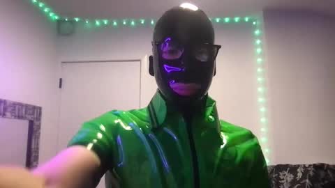 Snapshot of ftmrubbervamp chatting on December 2024 11:47:01 PM FTM Rubber Model online show from December 2024 11:47:01 PM