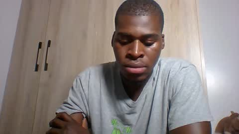 Snapshot of fuck_buoy chatting on November 2025 10:18:02 PM Prince online show from November 2025 10:18:02 PM