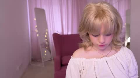 CASSIE online show from September 2025 07:44:01 AM